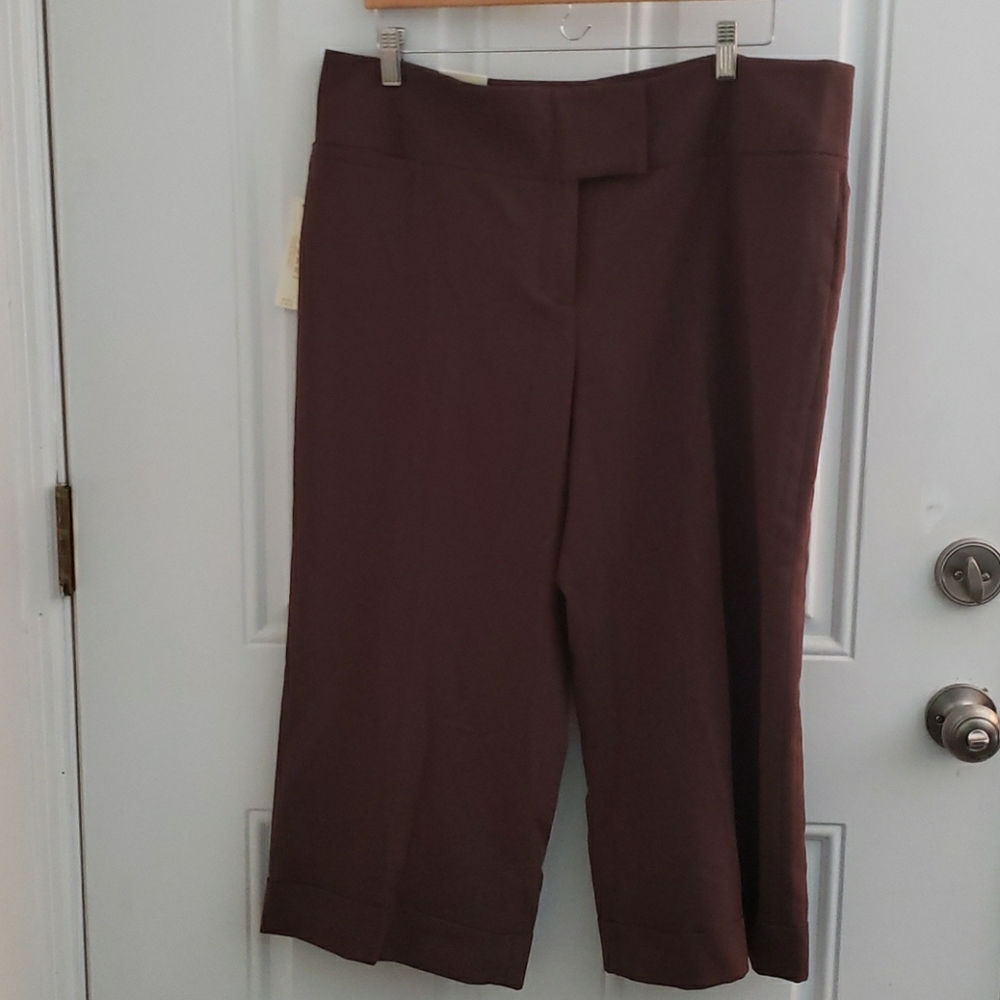 Bogari Capri Slacks